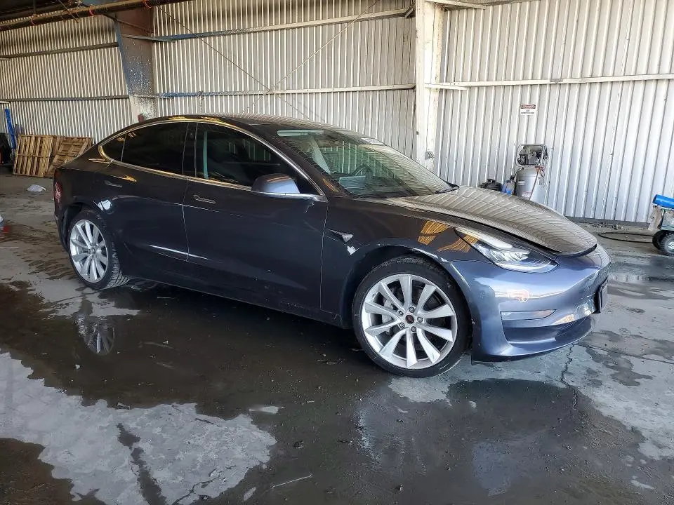 2018 TESLA MODEL 3   