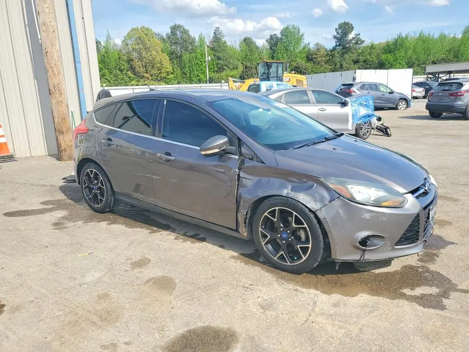 2012 FORD FOCUS TITANIUM  