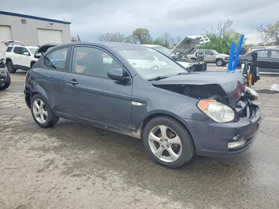 2011 HYUNDAI ACCENT SE  