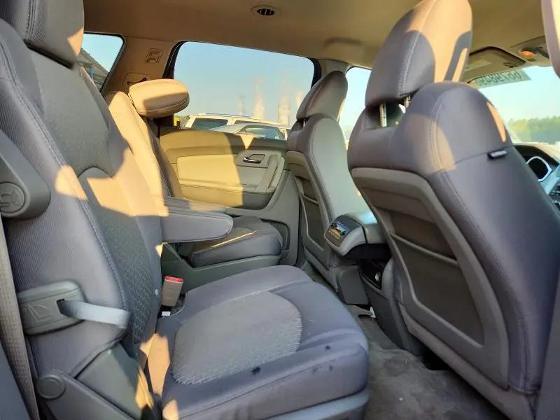 2011 CHEVROLET TRAVERSE LT  