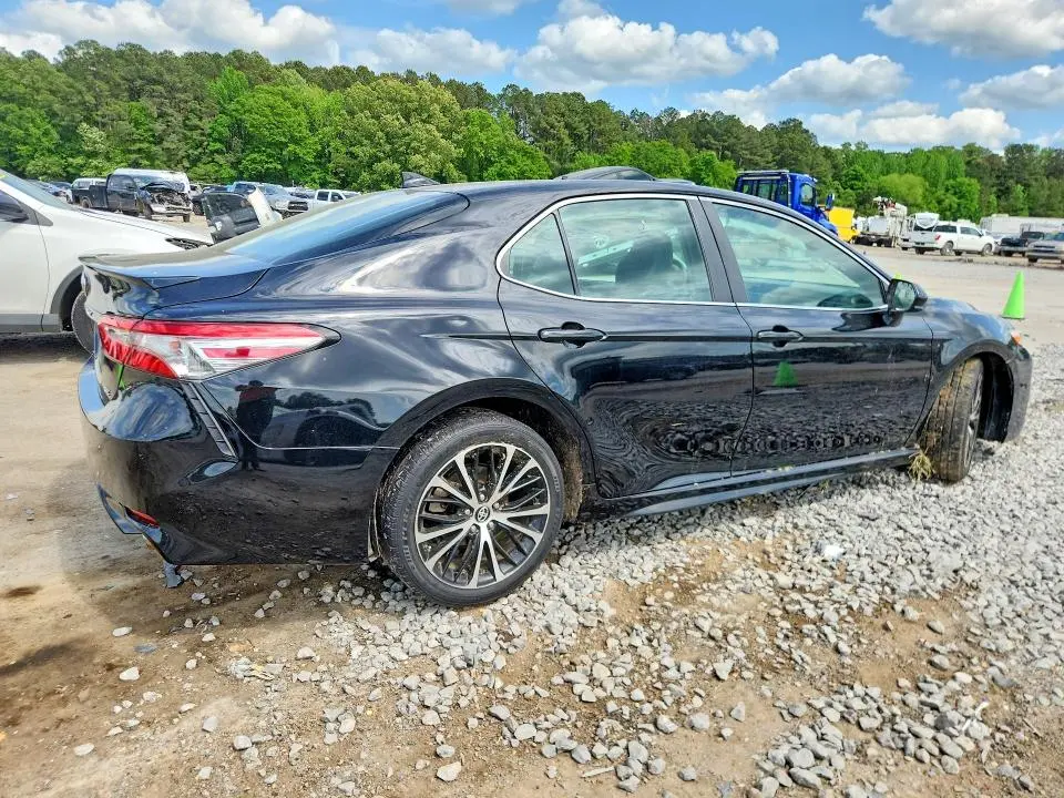 2019 TOYOTA CAMRY SE  