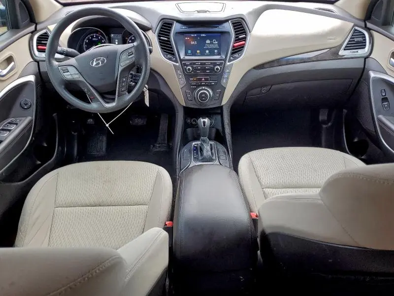 2018 HYUNDAI SANTA FE SE  