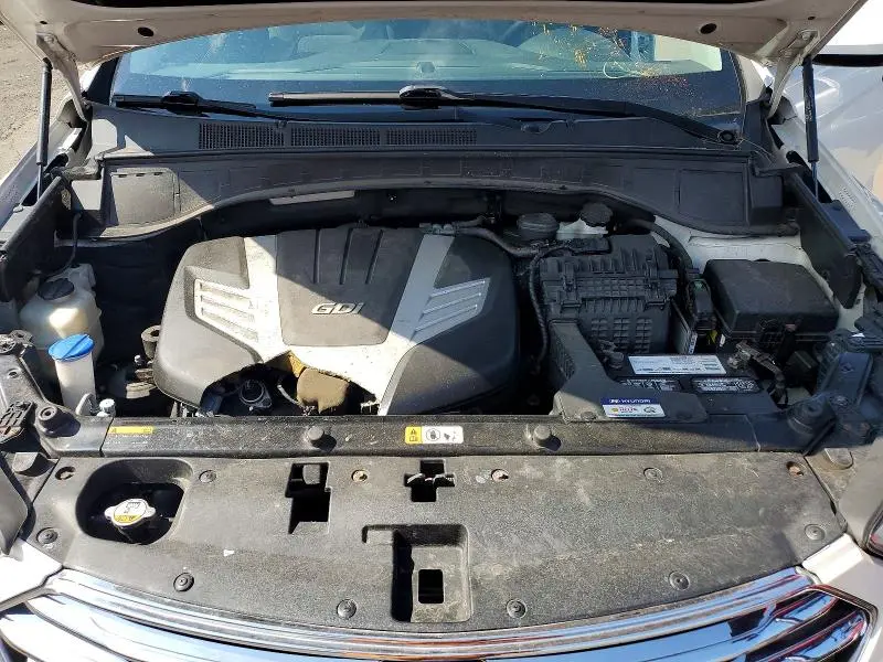 2016 HYUNDAI SANTA FE SE  