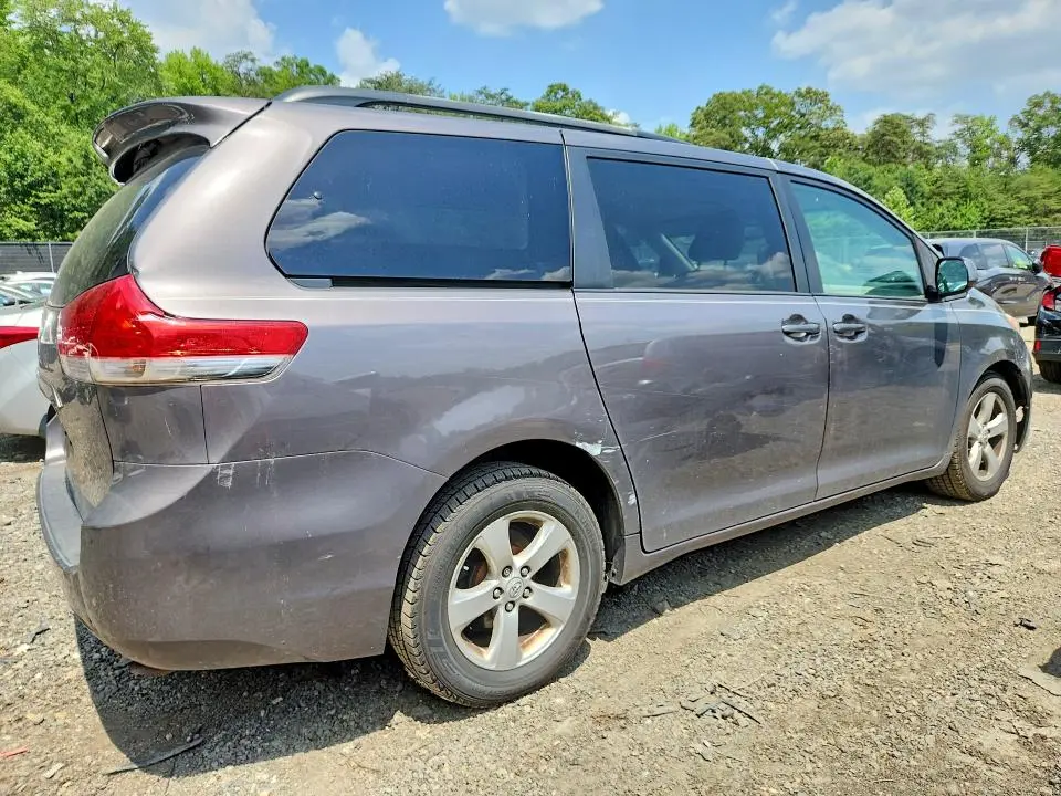 2011 TOYOTA SIENNA LE  
