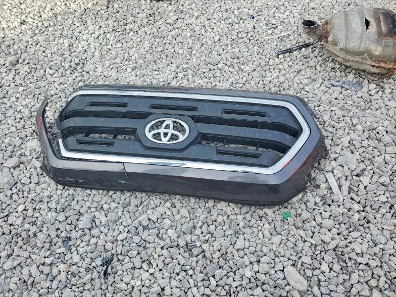 2017 TOYOTA TACOMA SR5 V6  