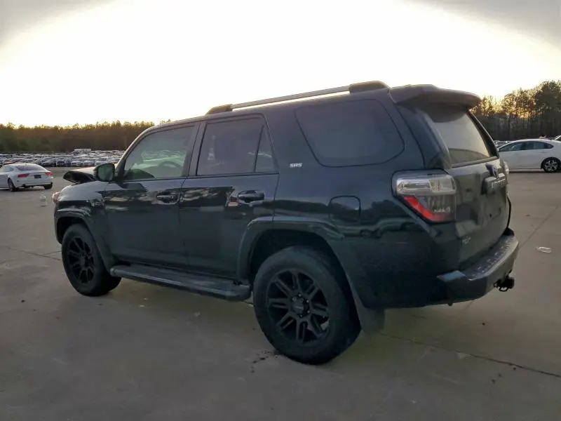 2021 TOYOTA 4RUNNER SR5  