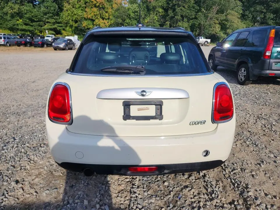 2015 MINI COOPER   