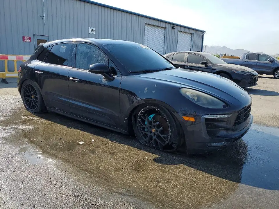2017 PORSCHE MACAN GTS  