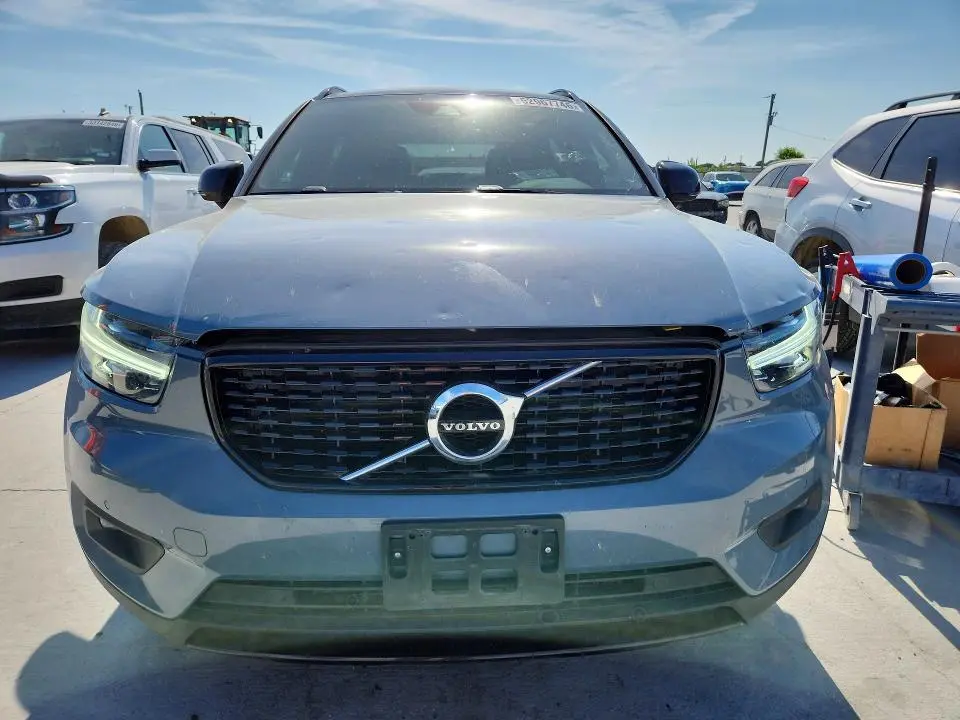 2021 VOLVO XC40 T5 R-DESIGN  