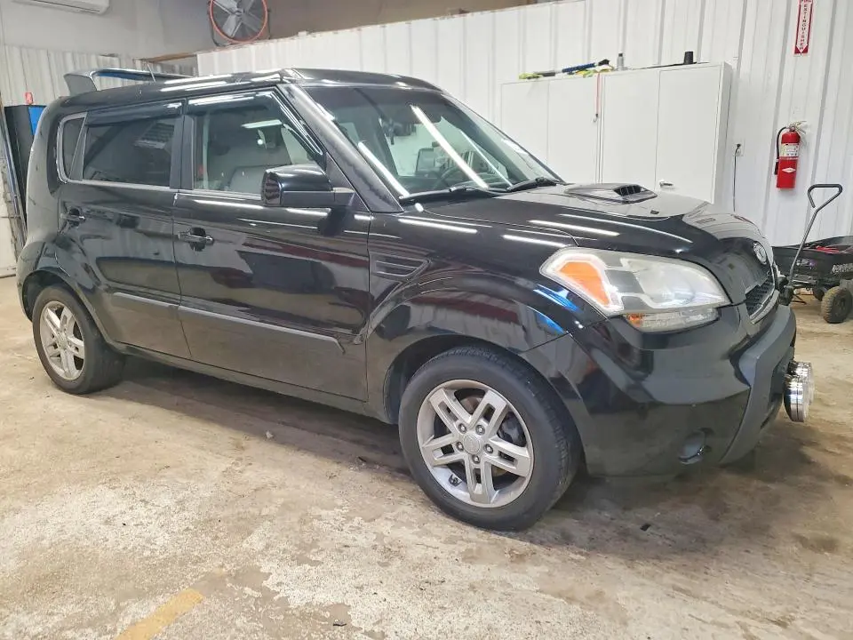2011 KIA SOUL +  