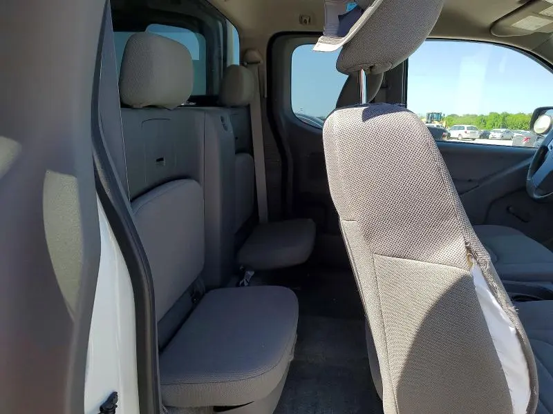2015 NISSAN FRONTIER S  
