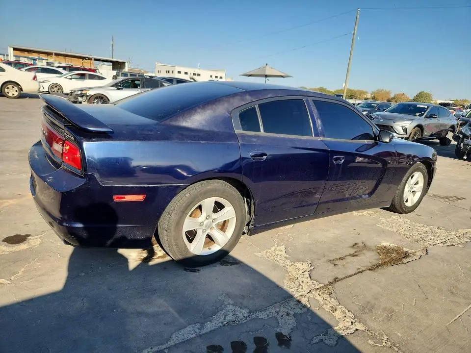 2012 DODGE CHARGER SE  