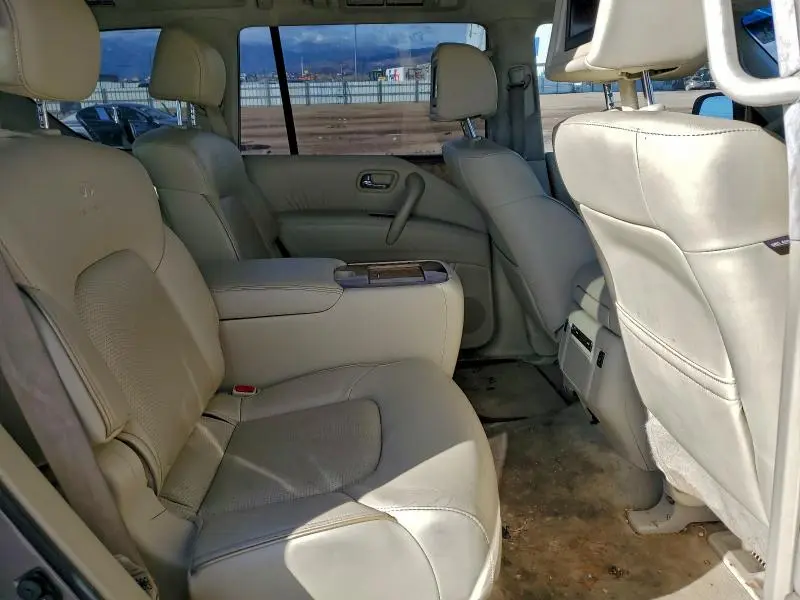 2014 INFINITI QX80   