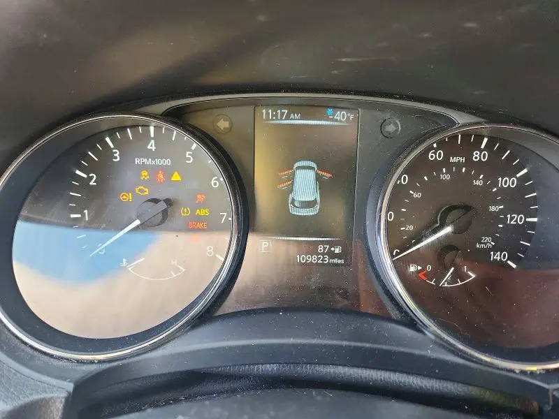 2017 NISSAN ROGUE SV  