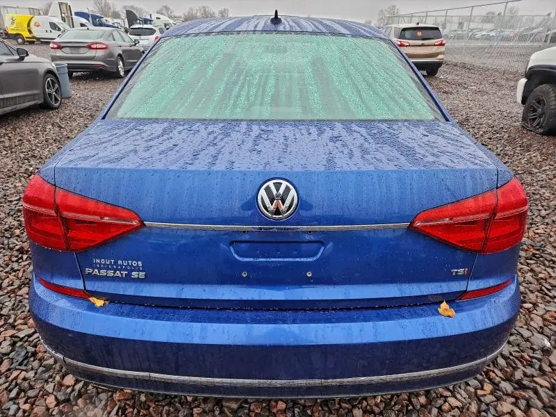 2016 VOLKSWAGEN PASSAT SE  