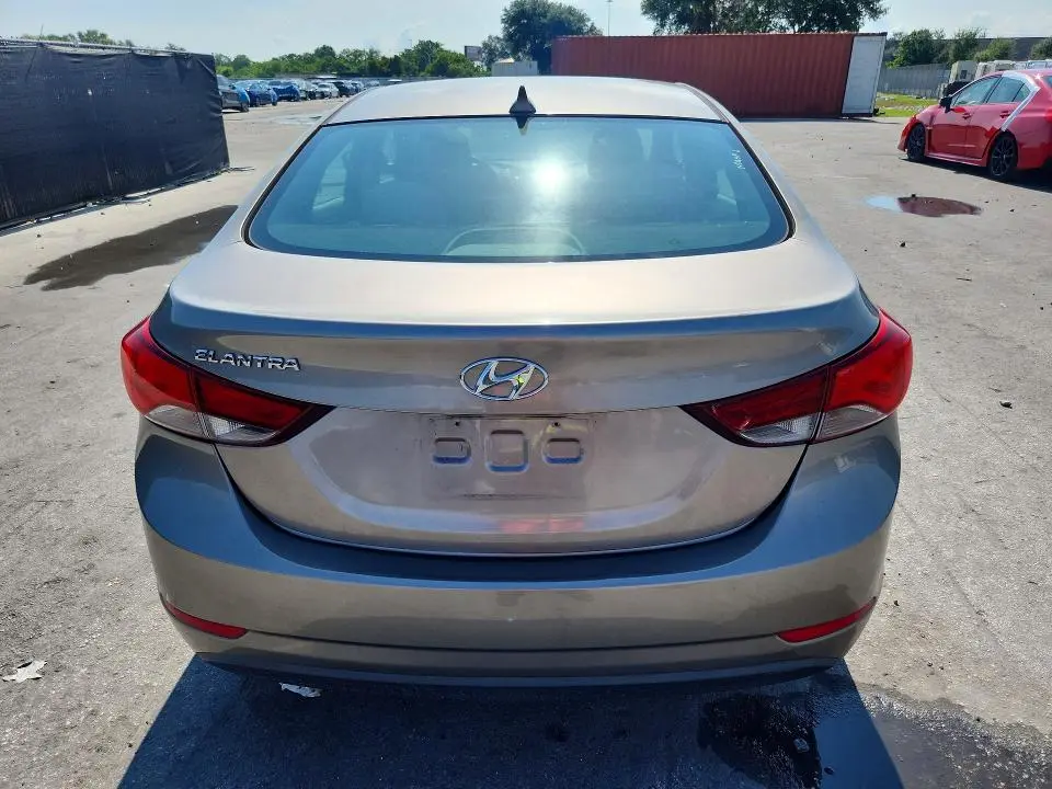 2015 HYUNDAI ELANTRA SE  