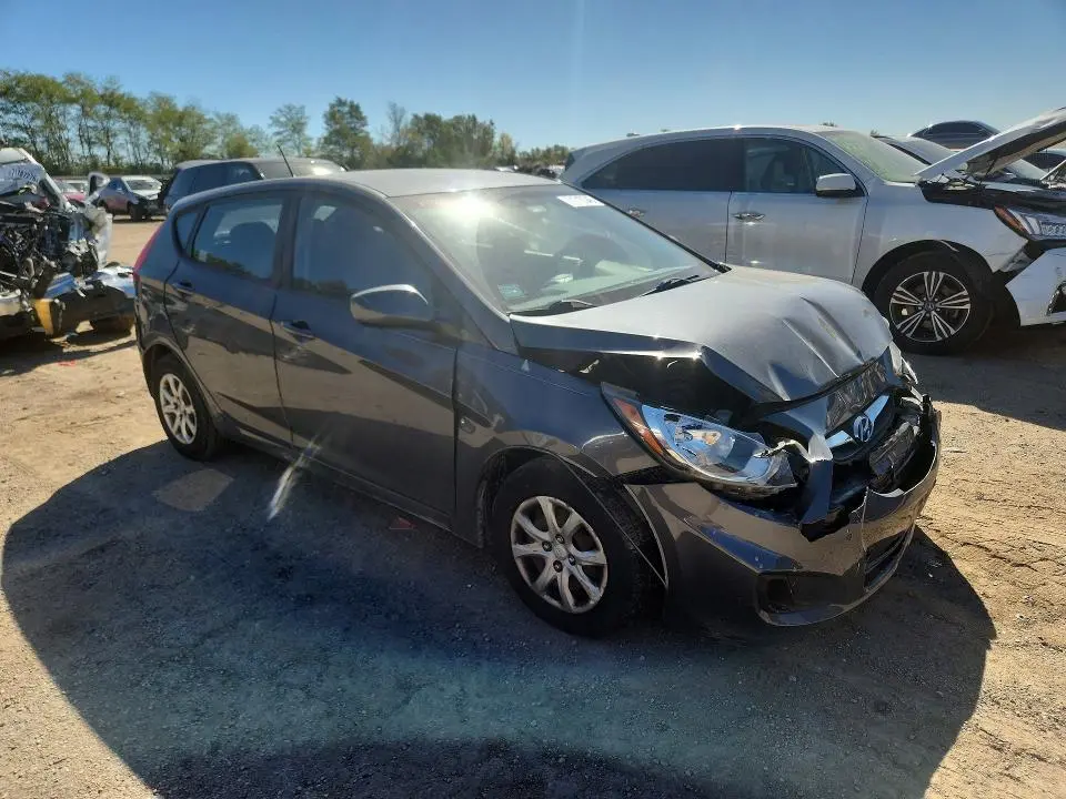 2012 HYUNDAI ACCENT GS  