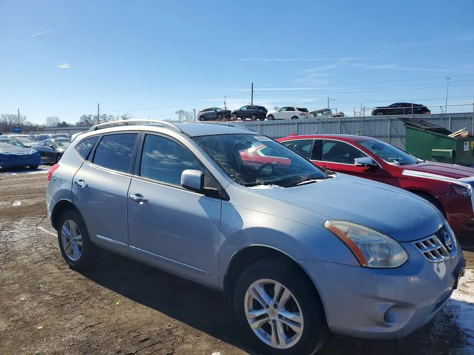 2013 NISSAN ROGUE S  