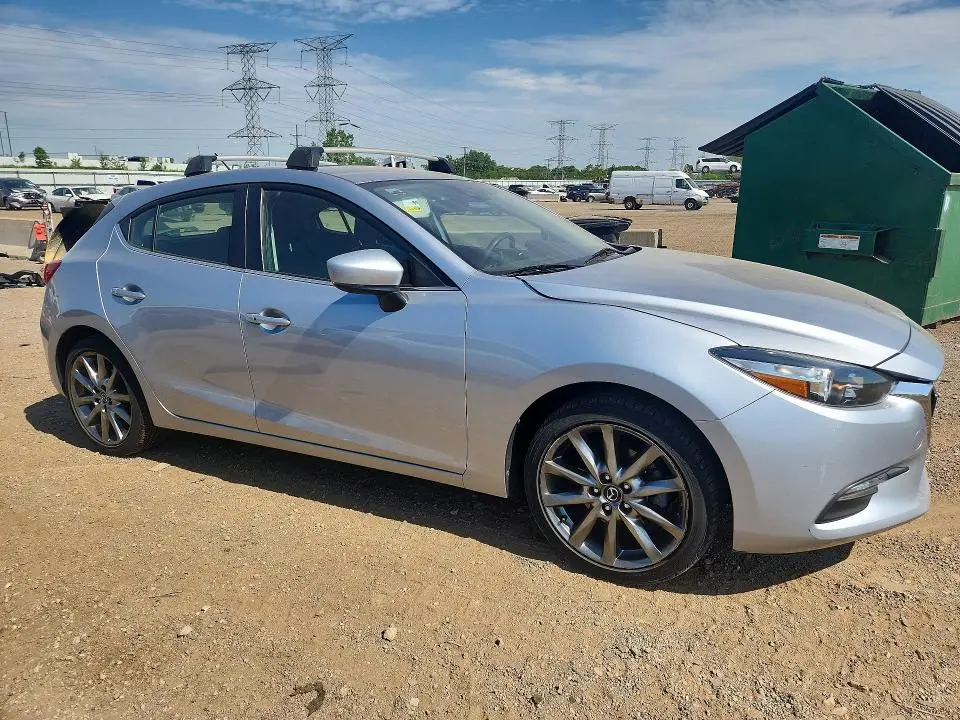 2018 MAZDA 3 TOURING  