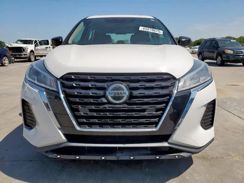 2021 NISSAN KICKS S  