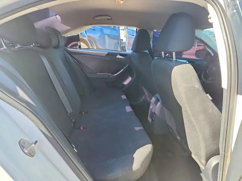 2015 VOLKSWAGEN JETTA SE  