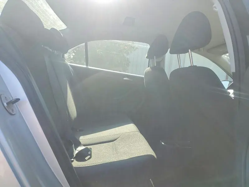 2011 VOLKSWAGEN JETTA BASE  