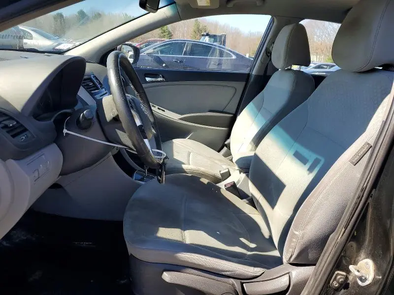 2012 HYUNDAI ACCENT SE  