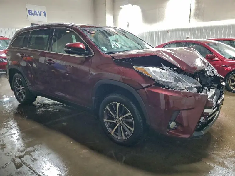 2019 TOYOTA HIGHLANDER XLE  