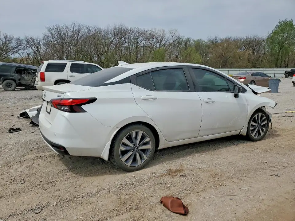 2020 NISSAN VERSA SR  