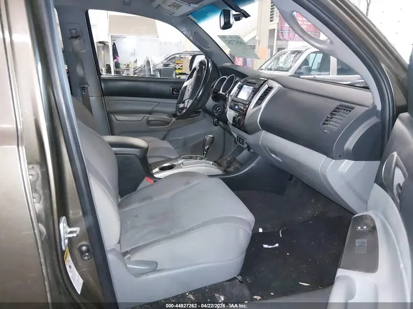 2013 TOYOTA TACOMA BASE V6