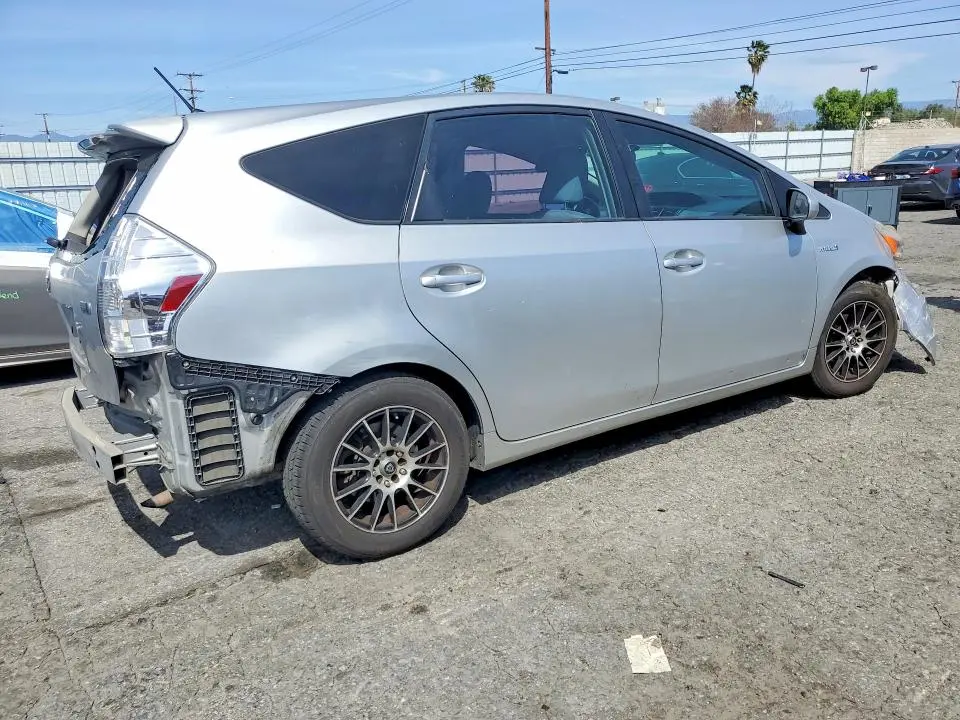 2013 TOYOTA PRIUS V TWO  