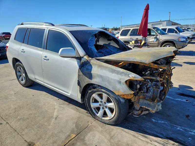 2010 TOYOTA HIGHLANDER SE  