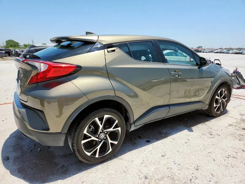 2021 TOYOTA C-HR XLE  