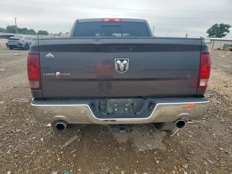 2016 RAM 1500 SLT  