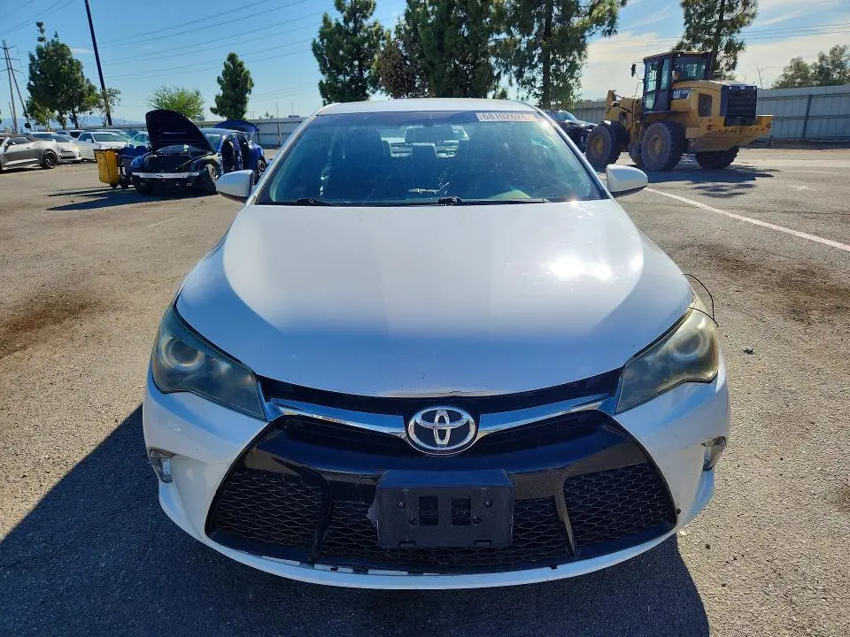 2017 TOYOTA CAMRY SE  