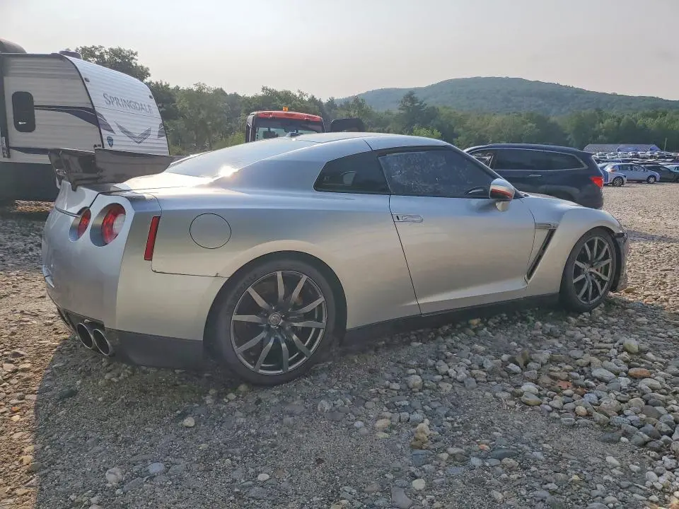 2012 NISSAN GT-R   