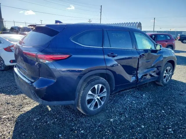 2022 TOYOTA HIGHLANDER XLE  