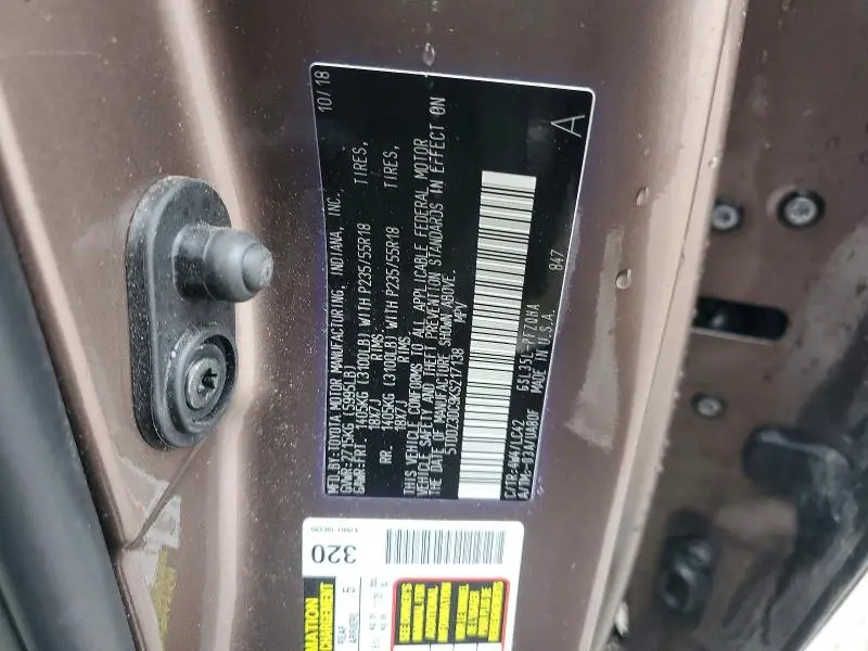 2019 TOYOTA SIENNA XLE  