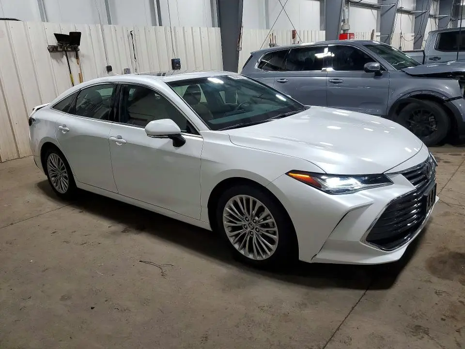 2020 TOYOTA AVALON LIMITED  