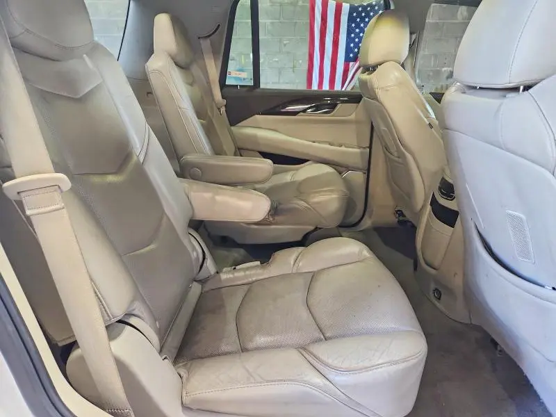 2016 CADILLAC ESCALADE LUXURY  