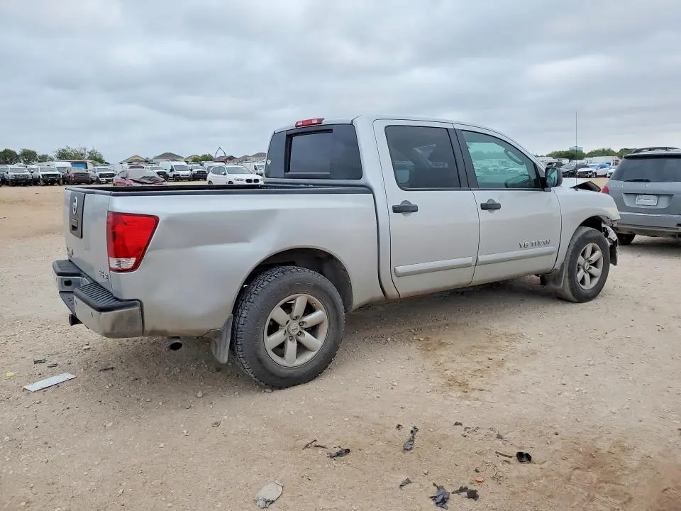 2010 NISSAN TITAN SE  