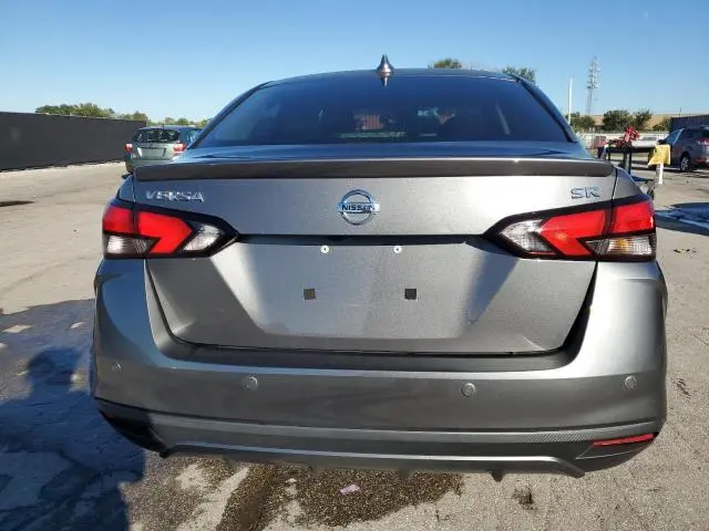 2022 NISSAN VERSA SR  