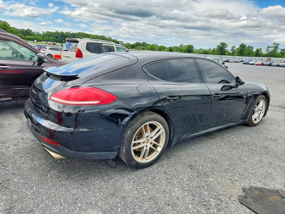 2015 PORSCHE PANAMERA 2  