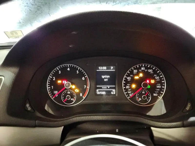 2015 VOLKSWAGEN PASSAT SE  