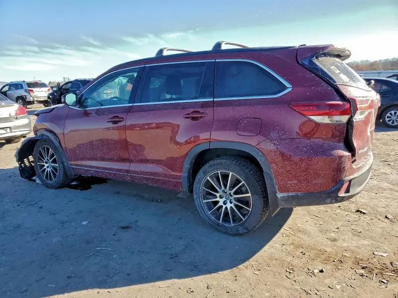 2018 TOYOTA HIGHLANDER SE  
