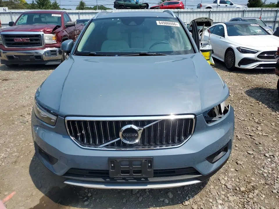 2022 VOLVO XC40 T5 INSCRIPTION  
