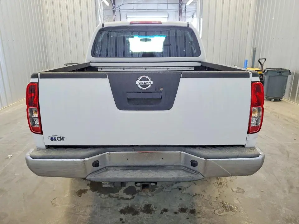 2010 NISSAN FRONTIER SE V6  