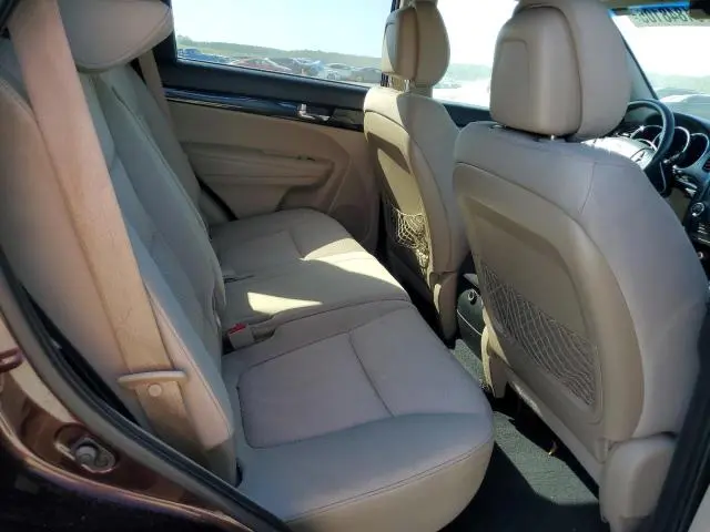 2011 KIA SORENTO BASE  