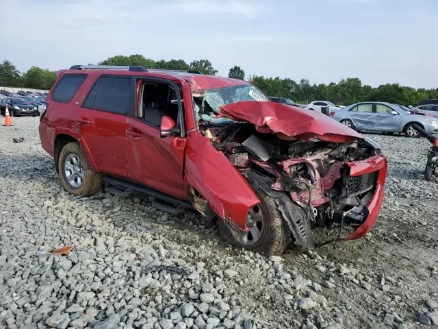 2022 TOYOTA 4RUNNER SR5  