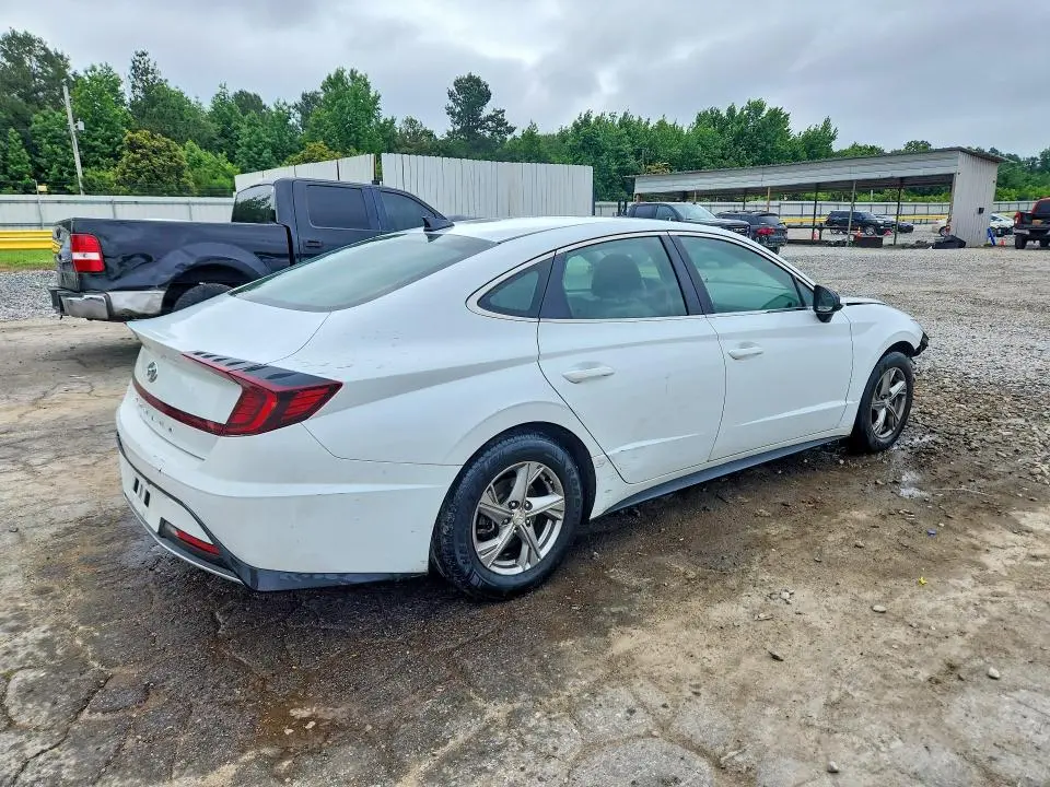 2021 HYUNDAI SONATA SE  